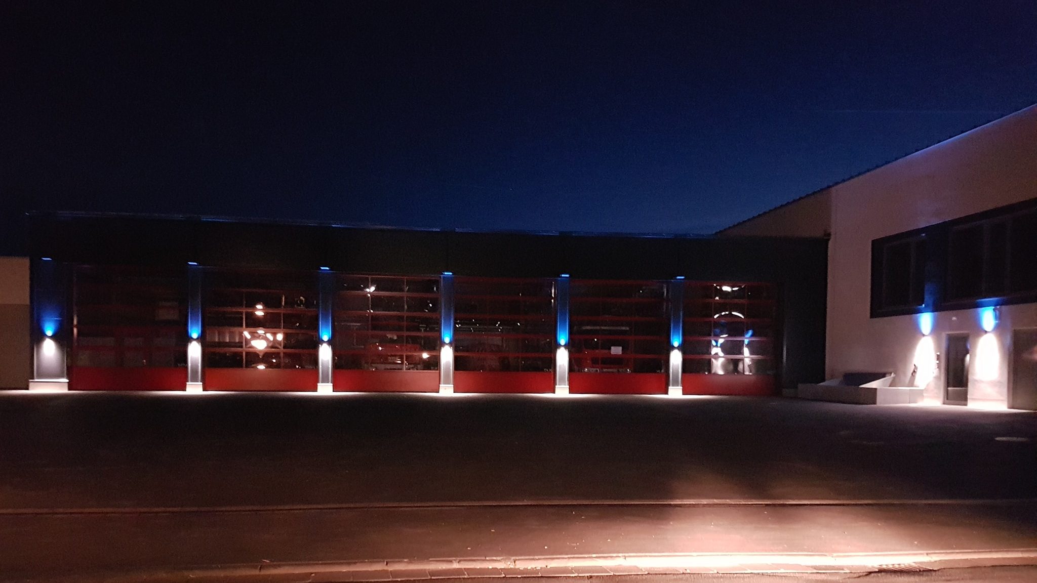 Geiselwinder Gerätehaus bei Nacht